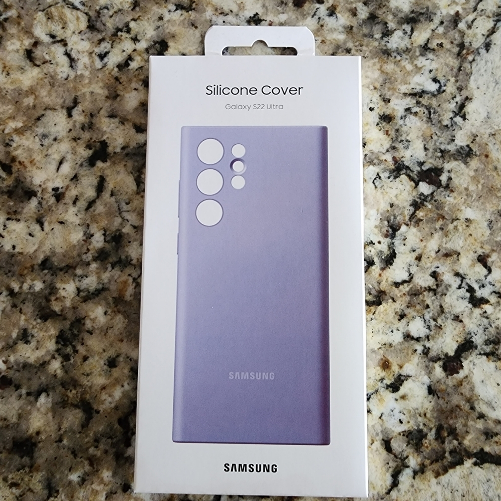 NEW Samsung Galaxy S22 Ultra Silicone Cover, Purple